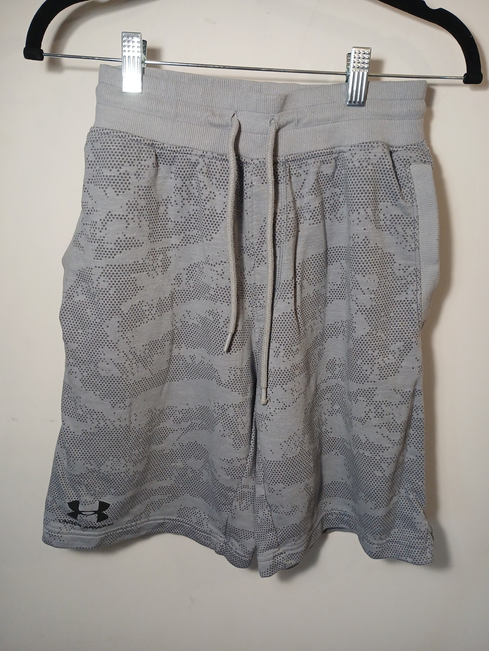 Under Armour Gray Perforated Camo Athletic Shorts - Picture 3 of 6